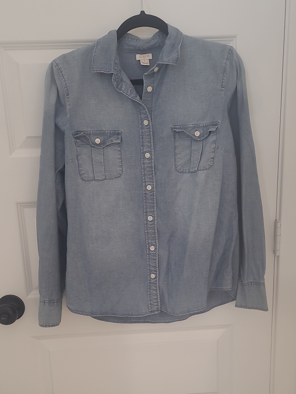 J Crew Classic  Light Wash Demin Button Down Demin Shirt 100% Cotton